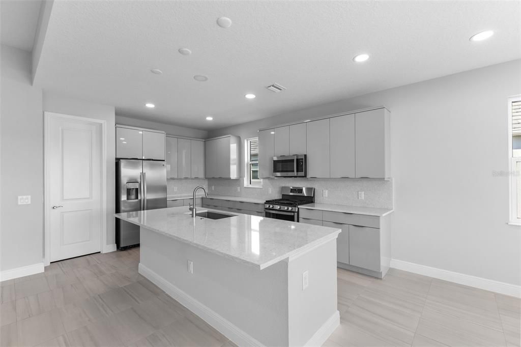 For Rent: $4,000 (4 beds, 3 baths, 2279 Square Feet)