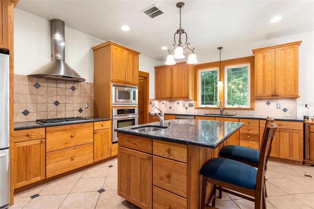 待售: $699,900 (3 贝兹, 3 浴室, 2337 平方英尺)