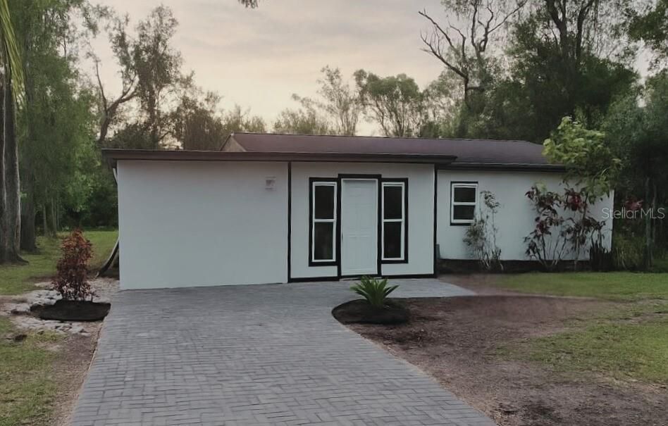 合同活跃: $280,000 (4 贝兹, 2 浴室, 1500 平方英尺)