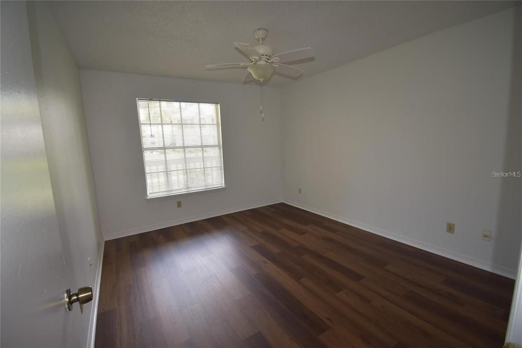 Active With Contract: $1,200 (1 beds, 1 baths, 627 Square Feet)