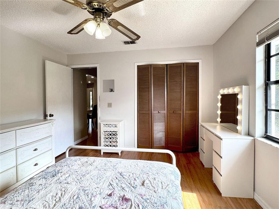 出租: $2,395 (3 贝兹, 2 浴室, 2457 平方英尺)