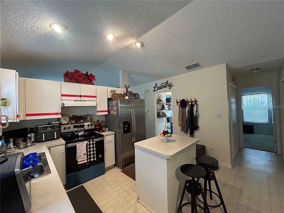 Activo con contrato: $195,000 (2 camas, 2 baños, 1328 Pies cuadrados)