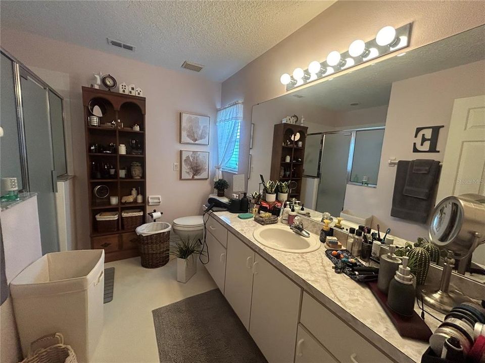 Activo con contrato: $195,000 (2 camas, 2 baños, 1328 Pies cuadrados)