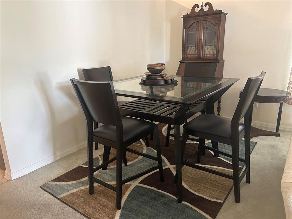 Activo con contrato: $195,000 (2 camas, 2 baños, 1328 Pies cuadrados)