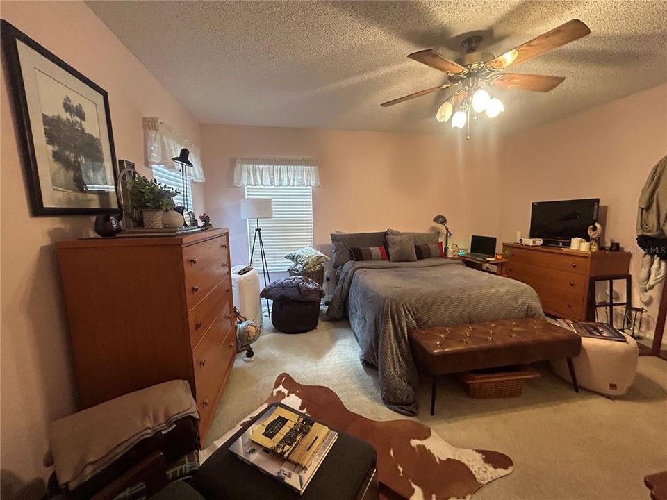 Activo con contrato: $195,000 (2 camas, 2 baños, 1328 Pies cuadrados)