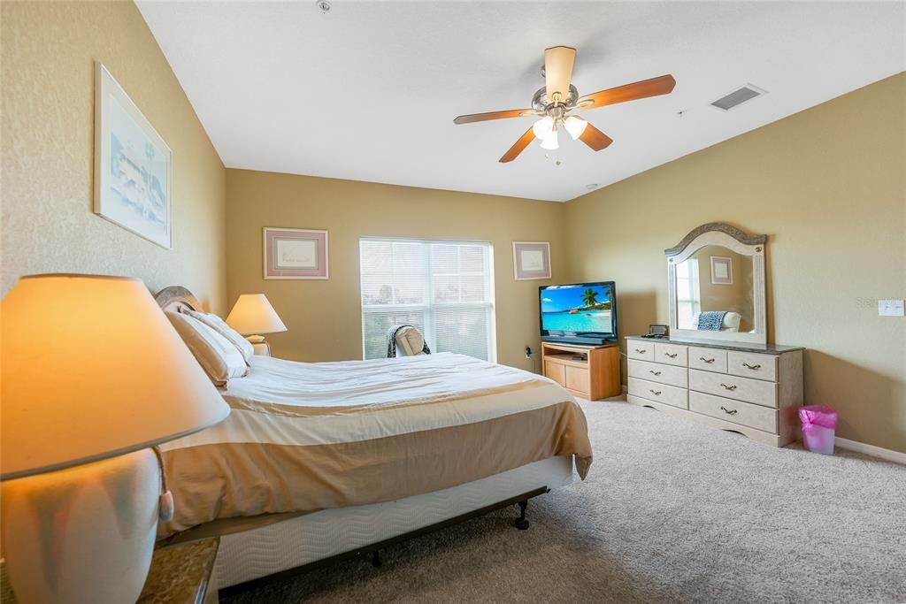 待售: $255,500 (3 贝兹, 2 浴室, 2004 平方英尺)