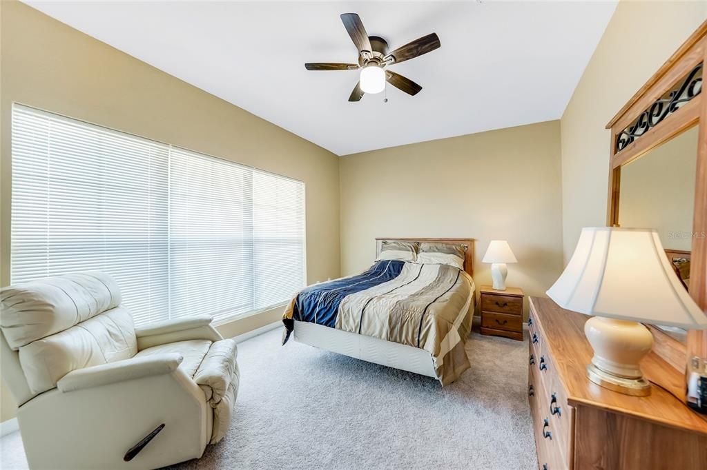 待售: $255,500 (3 贝兹, 2 浴室, 2004 平方英尺)