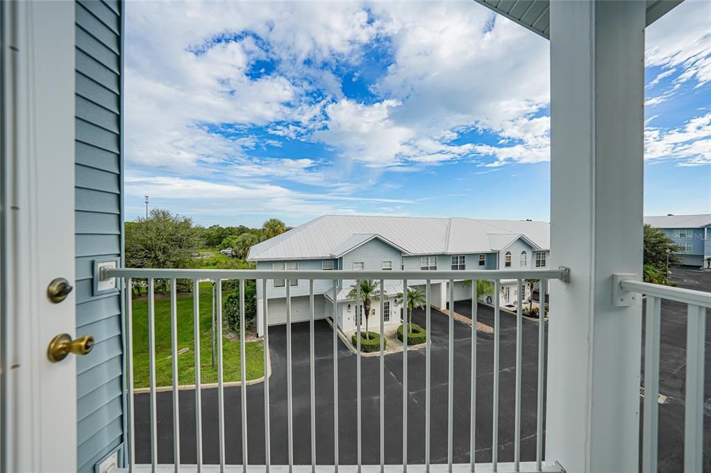 待售: $255,500 (3 贝兹, 2 浴室, 2004 平方英尺)