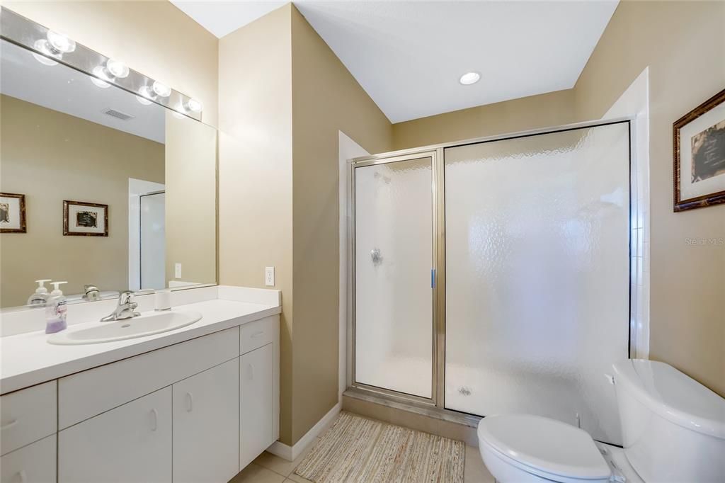 待售: $255,500 (3 贝兹, 2 浴室, 2004 平方英尺)