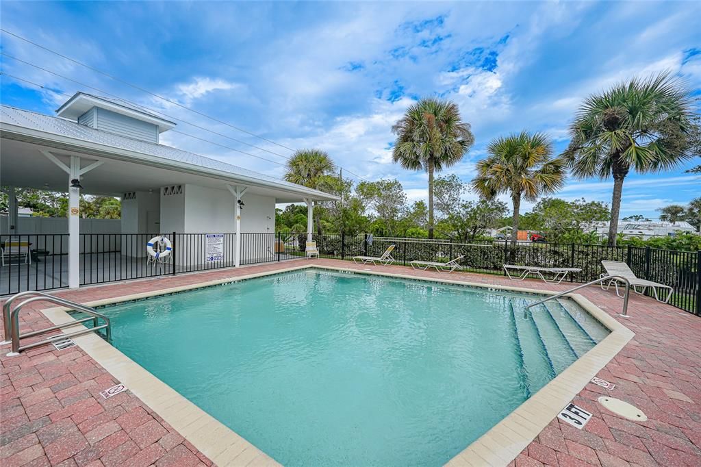 待售: $255,500 (3 贝兹, 2 浴室, 2004 平方英尺)