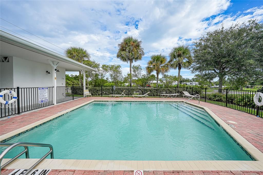 待售: $255,500 (3 贝兹, 2 浴室, 2004 平方英尺)