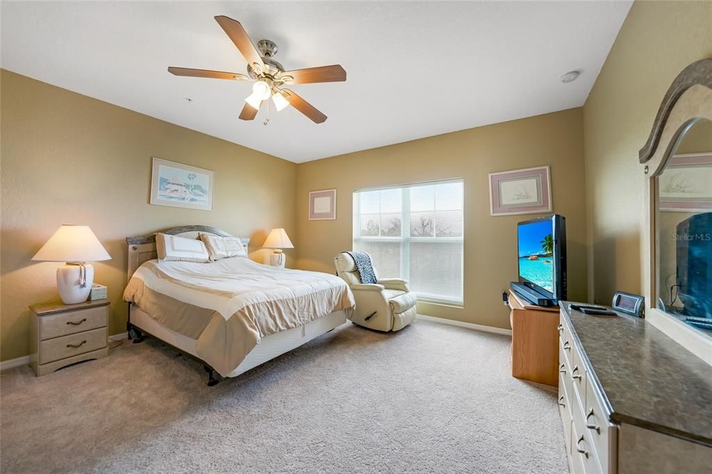 待售: $255,500 (3 贝兹, 2 浴室, 2004 平方英尺)