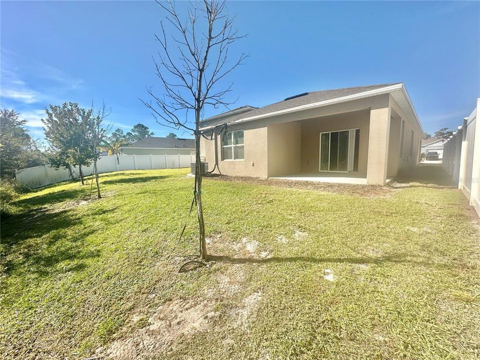 For Rent: $2,195 (3 beds, 2 baths, 1614 Square Feet)