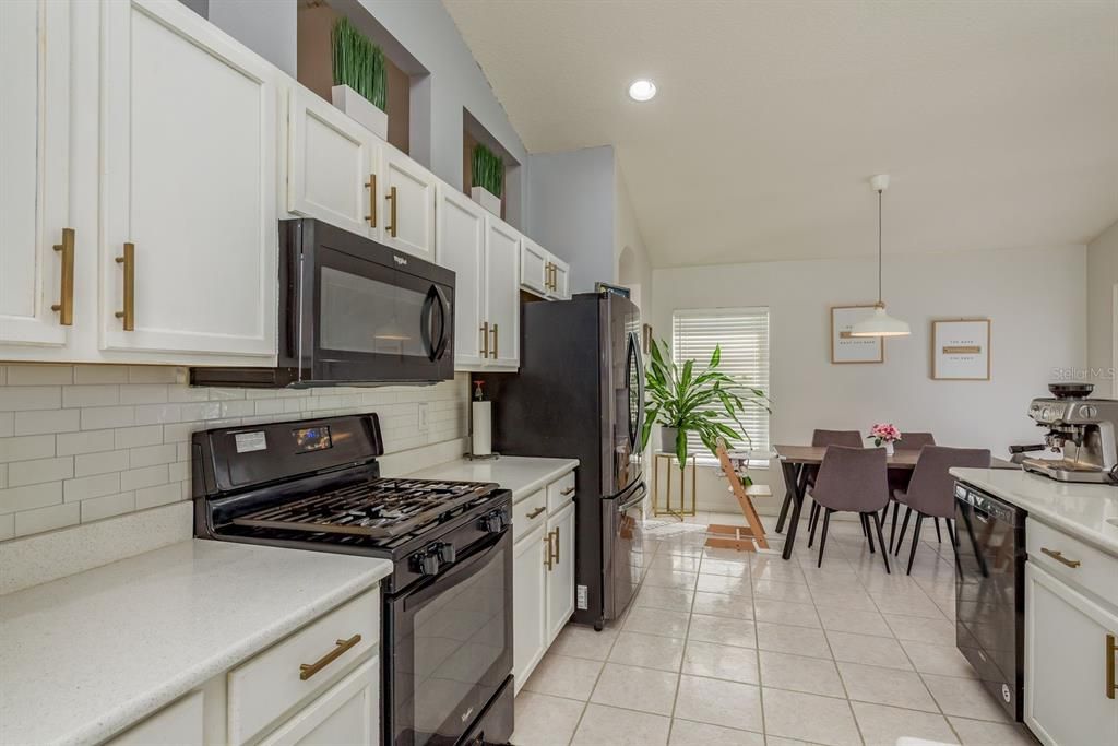 Active With Contract: $504,000 (3 beds, 2 baths, 1758 Square Feet)