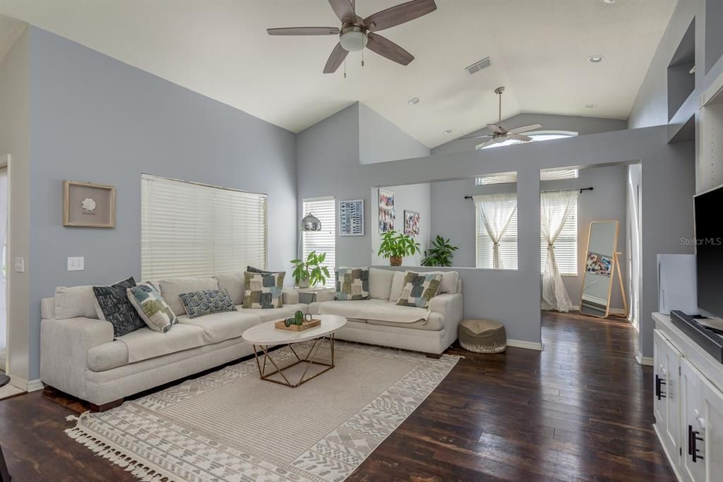 Active With Contract: $504,000 (3 beds, 2 baths, 1758 Square Feet)