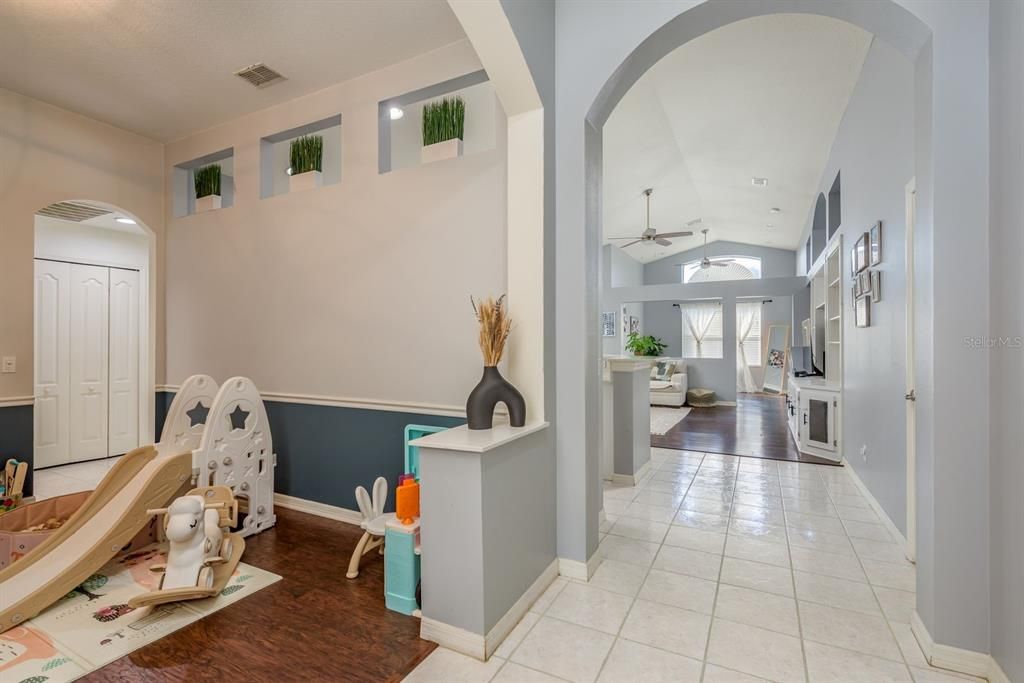 Active With Contract: $504,000 (3 beds, 2 baths, 1758 Square Feet)