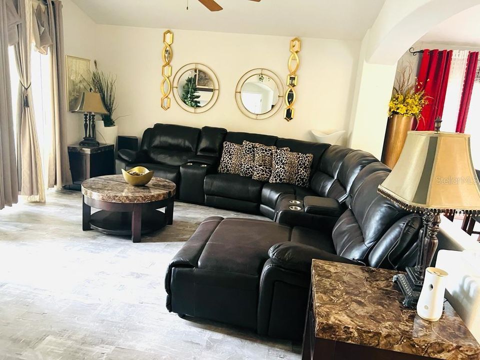 En Renta: $4,000 (4 camas, 2 baños, 2006 Pies cuadrados)