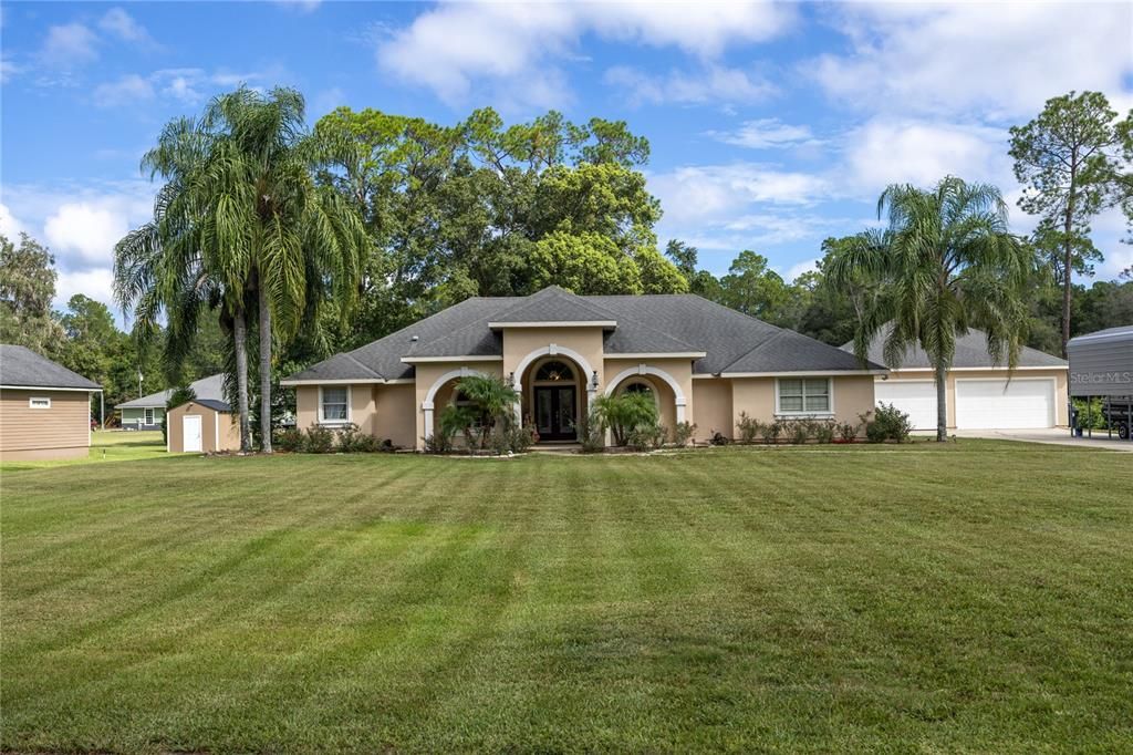 Recently Sold: $550,000 (3 beds, 2 baths, 2231 Square Feet)