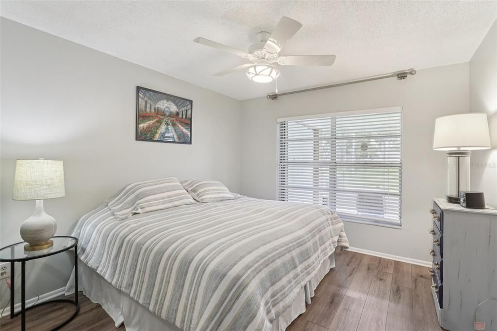 Active With Contract: $237,500 (1 beds, 1 baths, 703 Square Feet)