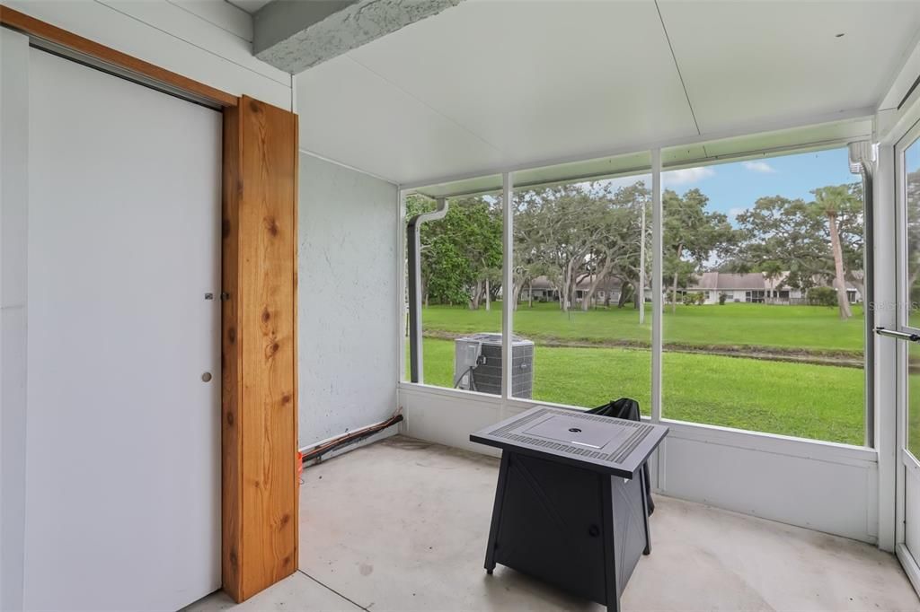 Active With Contract: $237,500 (1 beds, 1 baths, 703 Square Feet)