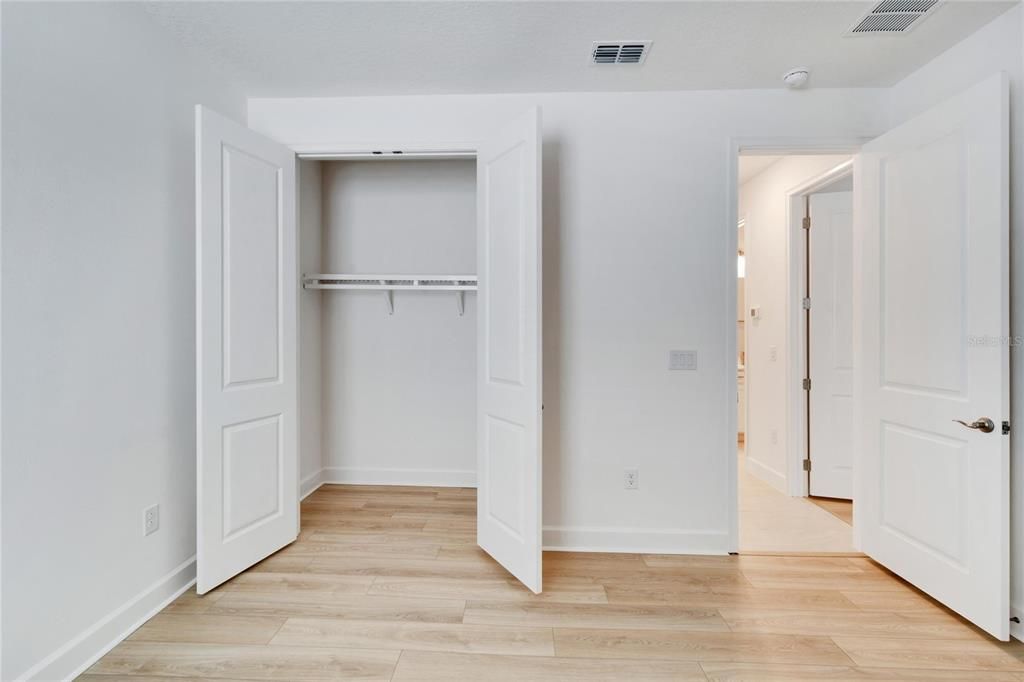 Activo con contrato: $3,200 (3 camas, 2 baños, 1964 Pies cuadrados)