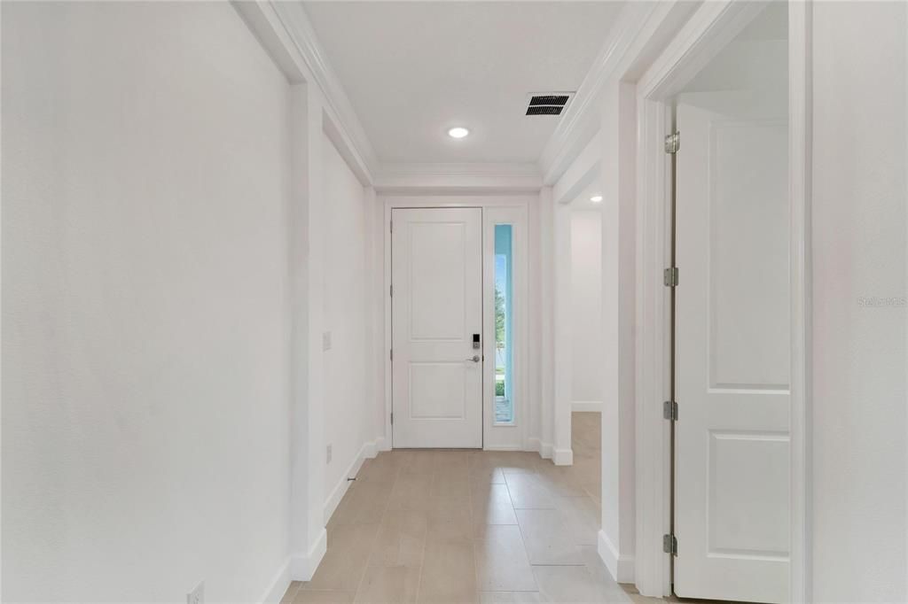 Activo con contrato: $3,200 (3 camas, 2 baños, 1964 Pies cuadrados)