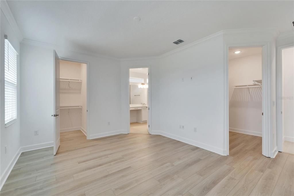 Activo con contrato: $3,200 (3 camas, 2 baños, 1964 Pies cuadrados)