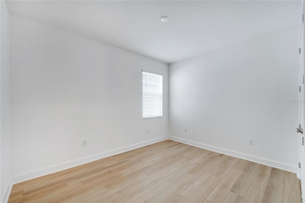 Activo con contrato: $3,200 (3 camas, 2 baños, 1964 Pies cuadrados)