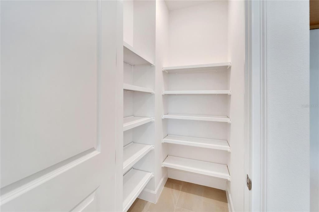 Activo con contrato: $3,200 (3 camas, 2 baños, 1964 Pies cuadrados)