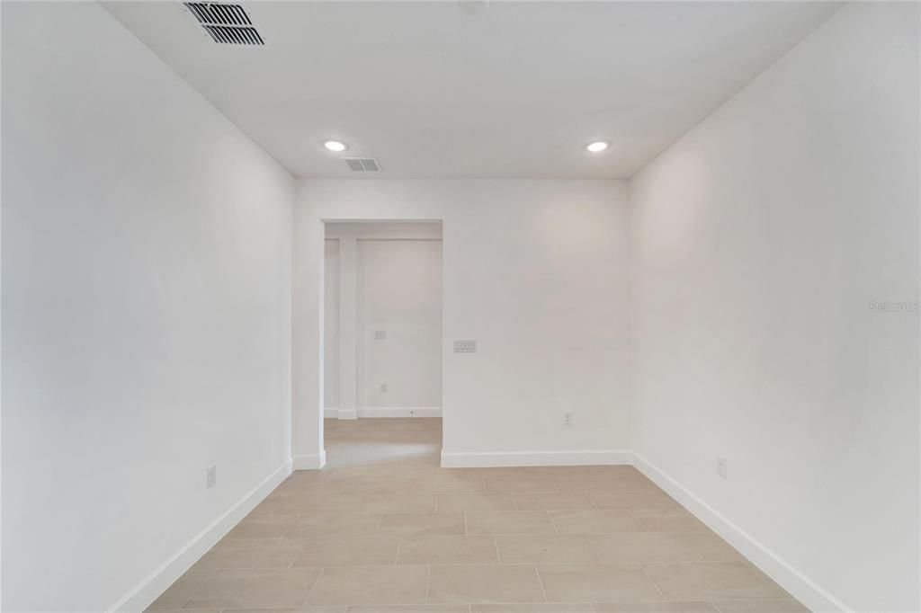 Activo con contrato: $3,200 (3 camas, 2 baños, 1964 Pies cuadrados)