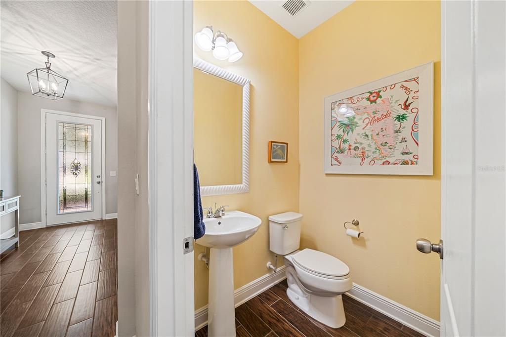 合同活跃: $899,000 (5 贝兹, 3 浴室, 2843 平方英尺)