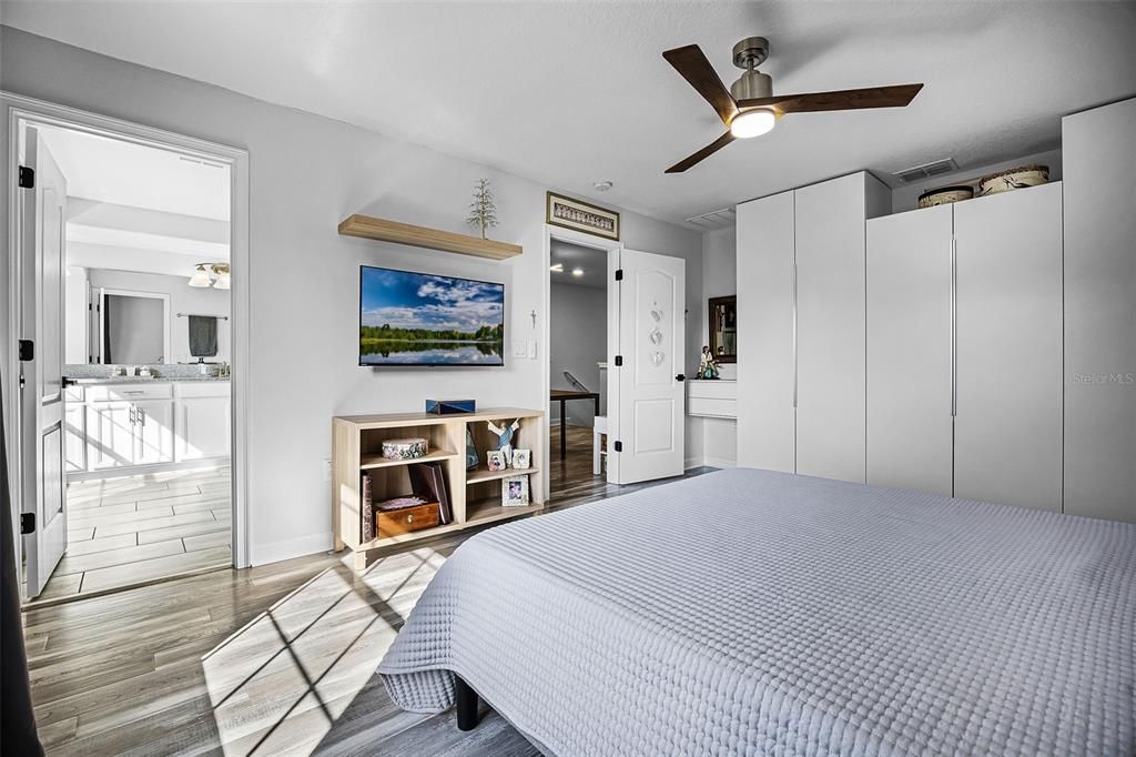 For Sale: $469,000 (4 beds, 4 baths, 2596 Square Feet)