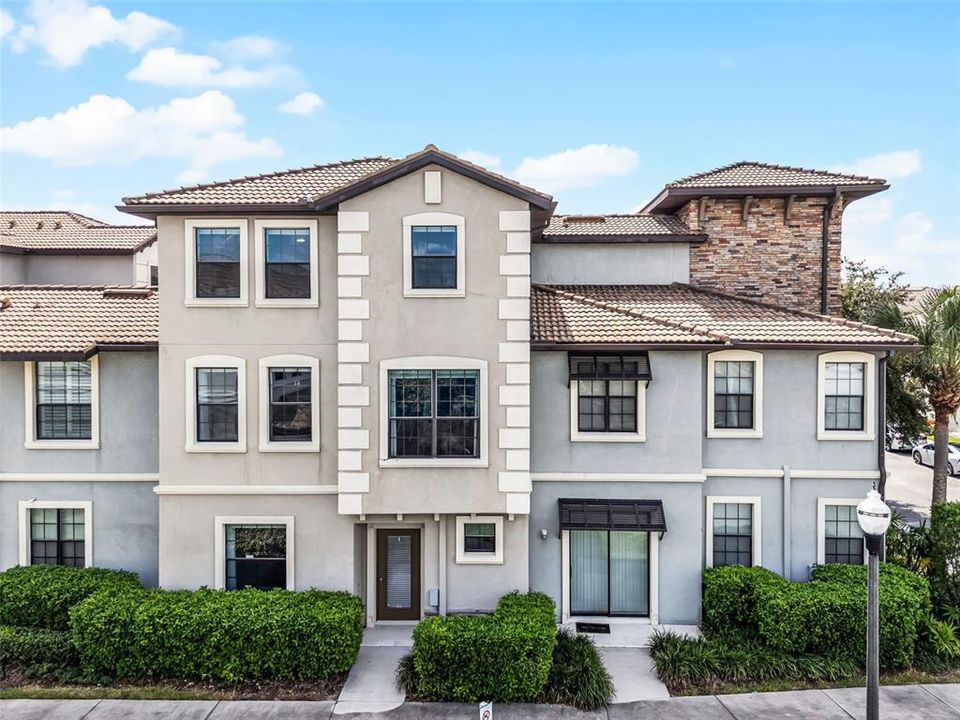 For Sale: $469,000 (4 beds, 4 baths, 2596 Square Feet)