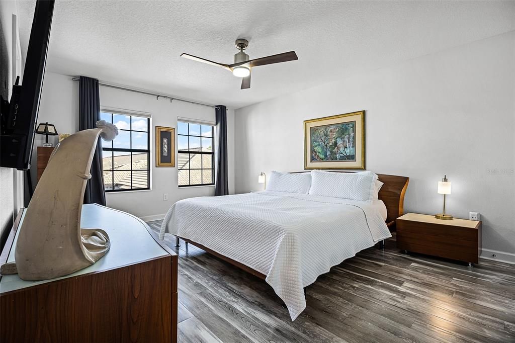 For Sale: $469,000 (4 beds, 4 baths, 2596 Square Feet)