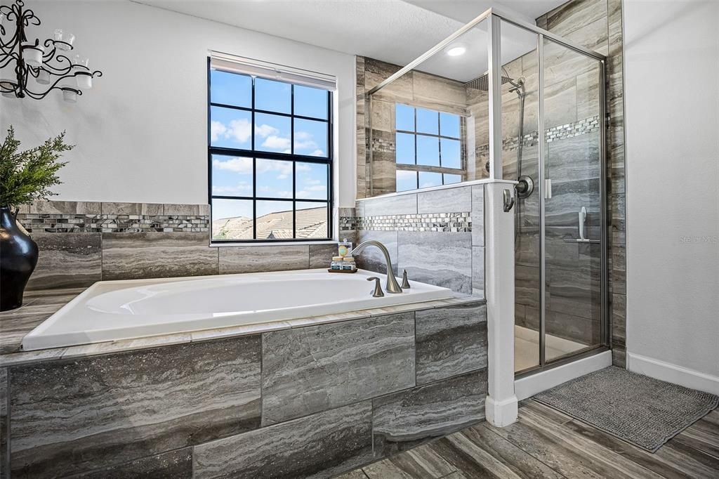 For Sale: $469,000 (4 beds, 4 baths, 2596 Square Feet)