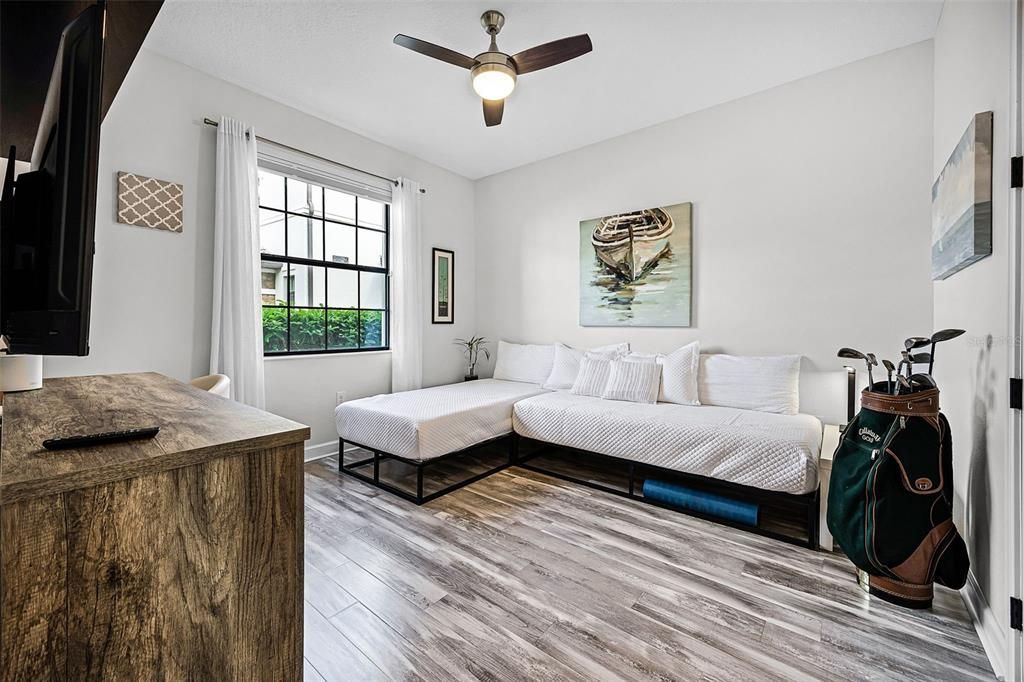 For Sale: $469,000 (4 beds, 4 baths, 2596 Square Feet)