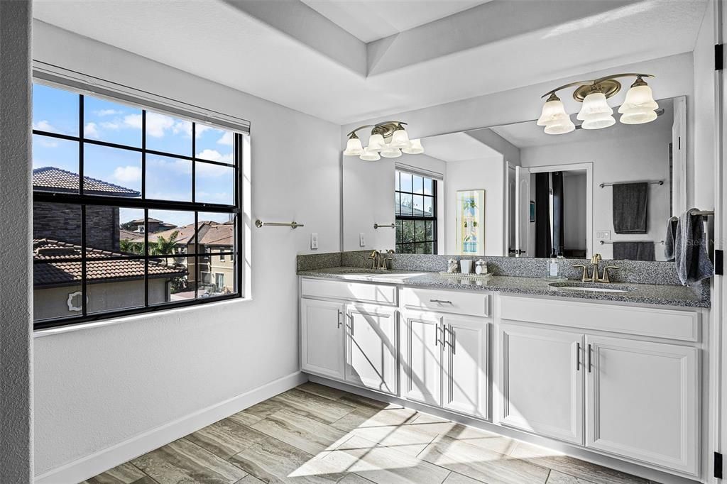 For Sale: $469,000 (4 beds, 4 baths, 2596 Square Feet)