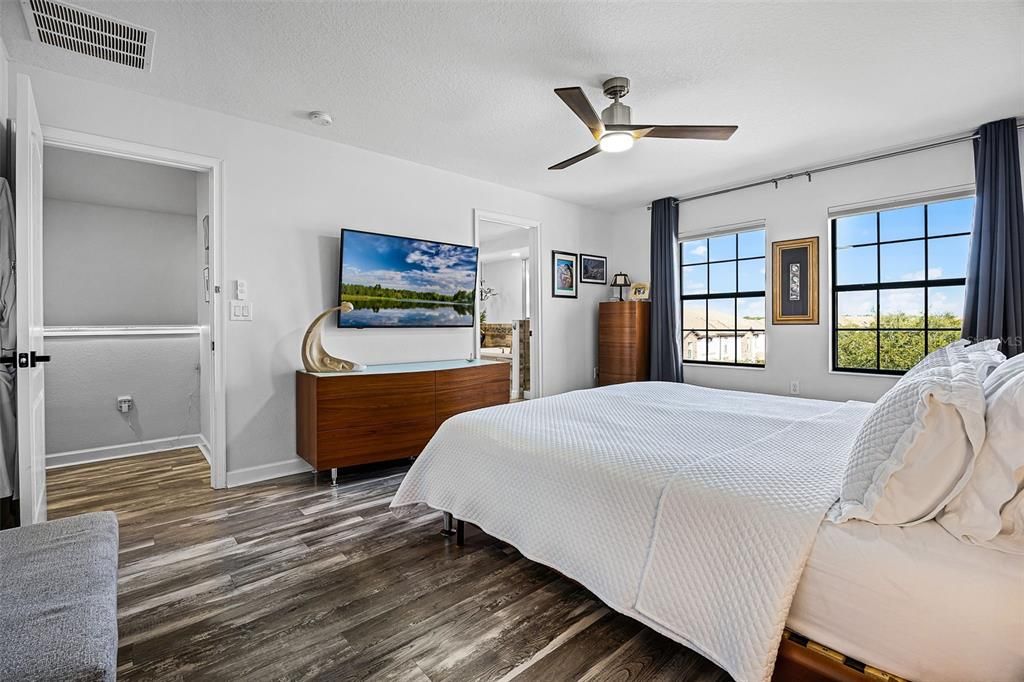 For Sale: $469,000 (4 beds, 4 baths, 2596 Square Feet)