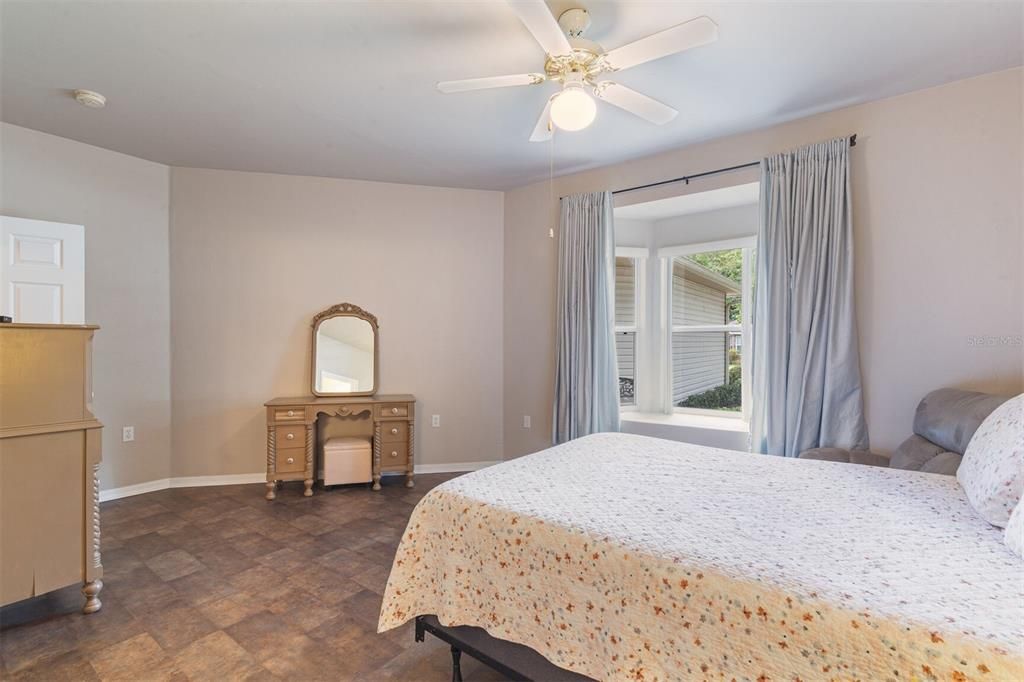 For Sale: $289,900 (3 beds, 2 baths, 1545 Square Feet)