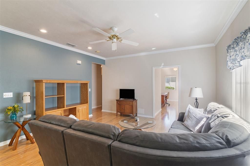 For Sale: $289,900 (3 beds, 2 baths, 1545 Square Feet)