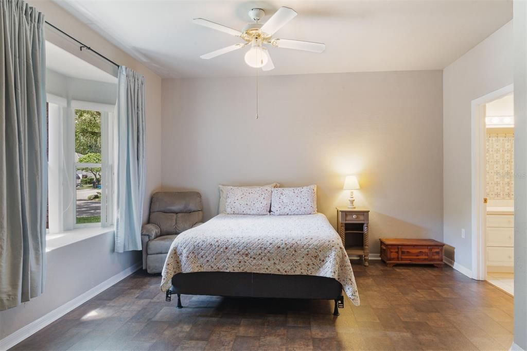 For Sale: $289,900 (3 beds, 2 baths, 1545 Square Feet)