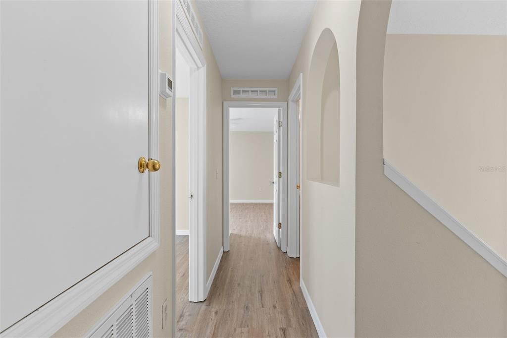 Activo con contrato: $425,000 (4 camas, 2 baños, 2248 Pies cuadrados)