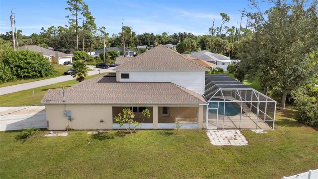 Activo con contrato: $425,000 (4 camas, 2 baños, 2248 Pies cuadrados)