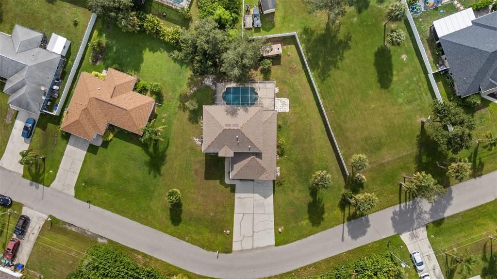 Activo con contrato: $425,000 (4 camas, 2 baños, 2248 Pies cuadrados)