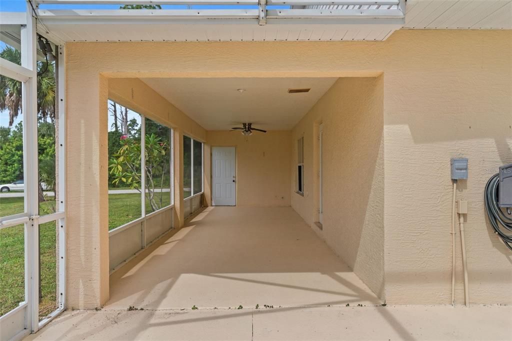 Activo con contrato: $425,000 (4 camas, 2 baños, 2248 Pies cuadrados)