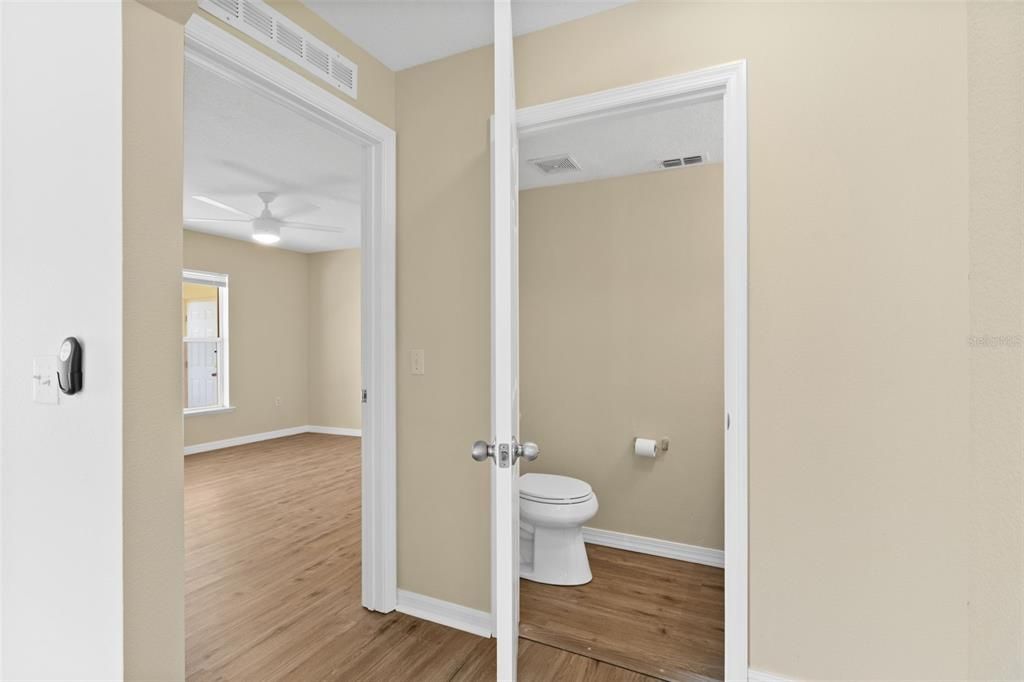 Activo con contrato: $425,000 (4 camas, 2 baños, 2248 Pies cuadrados)