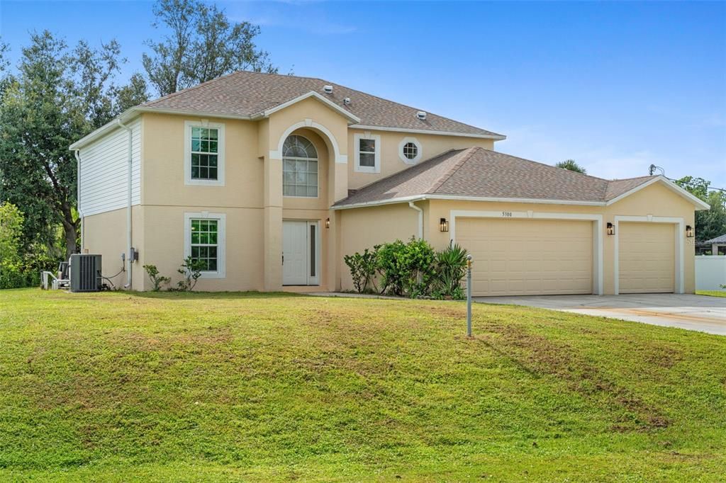 Activo con contrato: $425,000 (4 camas, 2 baños, 2248 Pies cuadrados)