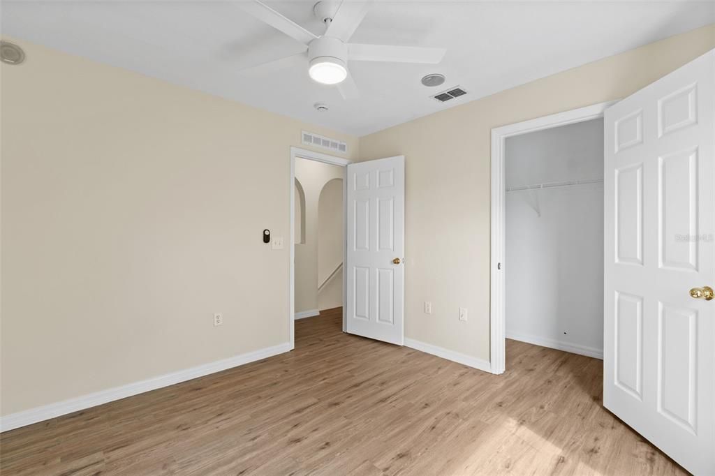 Activo con contrato: $425,000 (4 camas, 2 baños, 2248 Pies cuadrados)