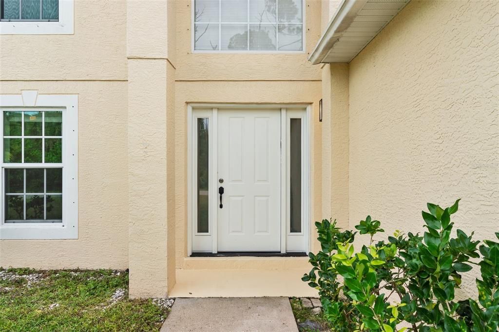 Activo con contrato: $425,000 (4 camas, 2 baños, 2248 Pies cuadrados)