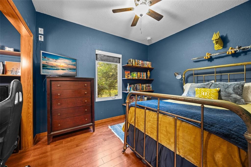 For Sale: $549,900 (3 beds, 2 baths, 2410 Square Feet)